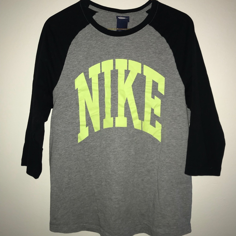 3/4 sleeve Nike workout top